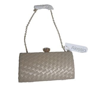 NEW Alessia Bianchi Cream Woven Clutch Purse Handbag Chain Strap, Flower Clasp